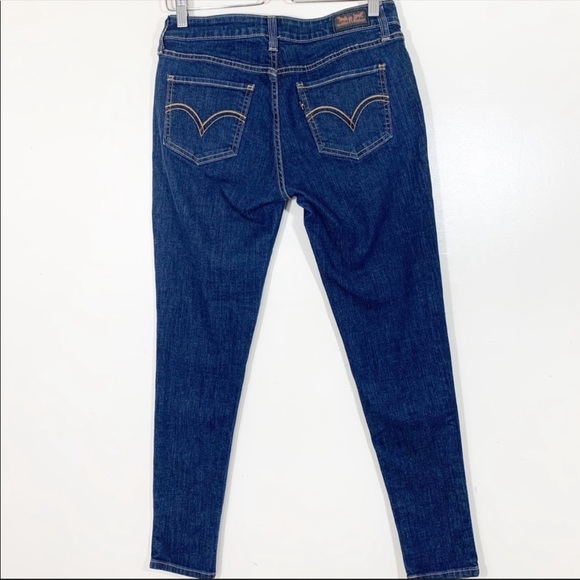 Levi’s - Picture 3 of 5